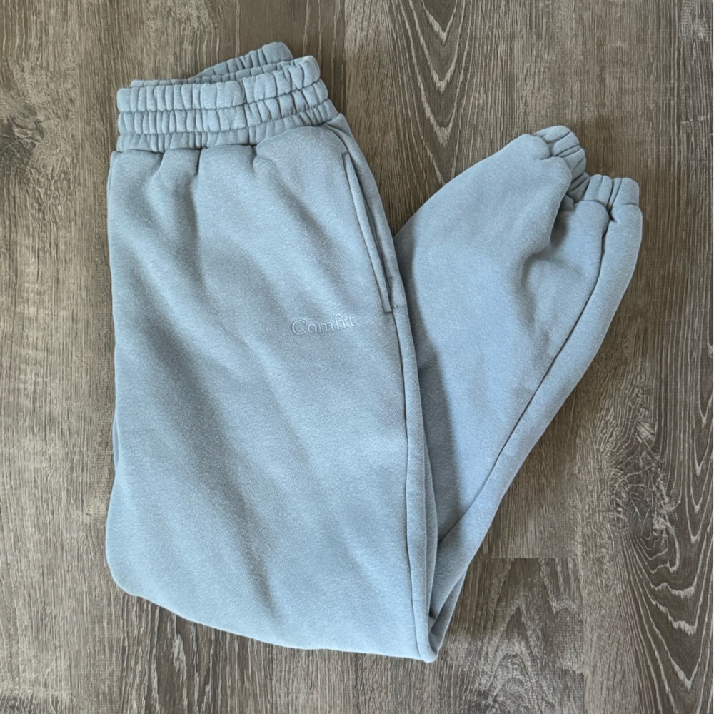 Comfrt Signature Sweatpants in Sky